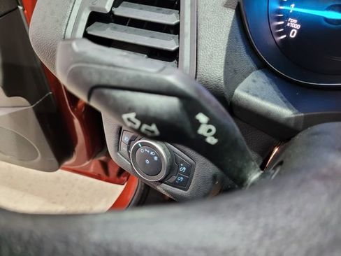 Used 2019 Ford Escape SE image 41