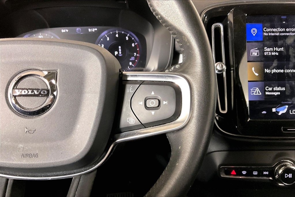 Used 2020 Volvo XC40 T4 Momentum FWD image 19