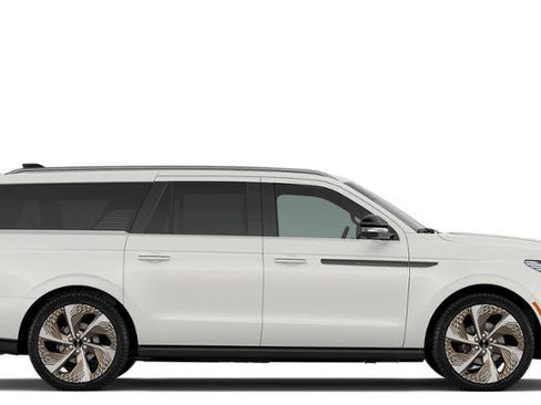 New 2026 Lincoln Navigator L Black Label AWD/4WD image 28