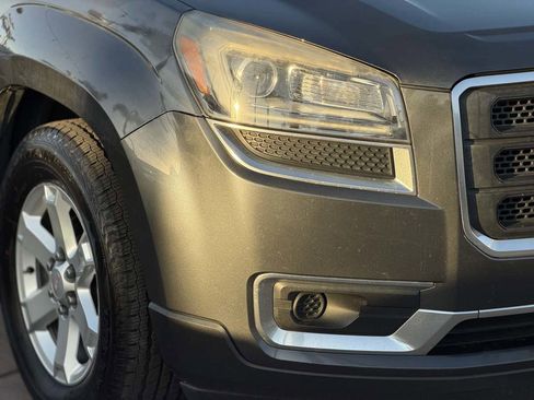 Used 2014 GMC Acadia SLE image 15