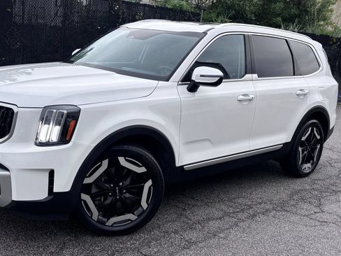 Used 2023 Kia Telluride EX w/ EX Captain's Chair Package AWD/4WD image 1