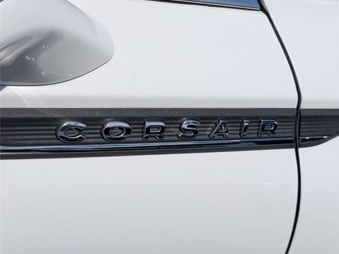 Used 2022 Lincoln Corsair AWD w/ Premium Package image 9