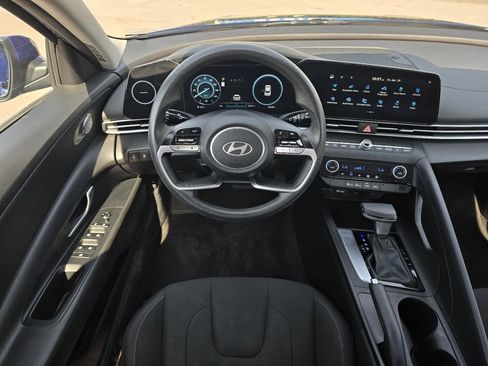 Used 2024 Hyundai Elantra SEL FWD image 13