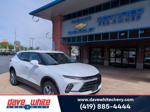 Used 2025 Chevrolet Blazer LT AWD/4WD image 1