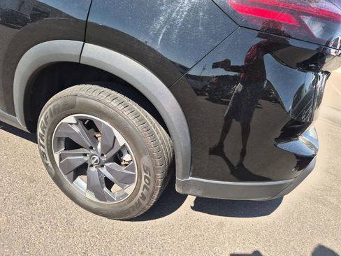 Used 2024 Nissan Rogue SV FWD image 10