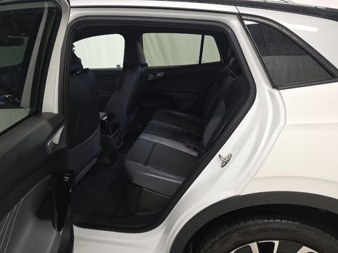 Used 2023 Volkswagen ID.4 Pro S Plus image 6
