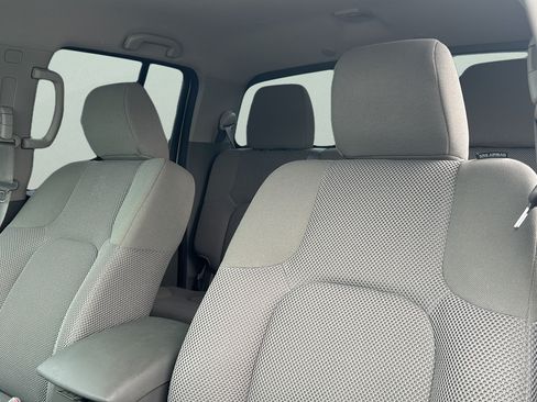 Used 2018 Nissan Frontier SV w/ Value Truck Package RWD image 13