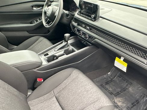 Certified 2025 Honda Accord SE image 15