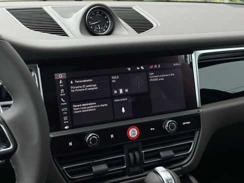 New 2025 Porsche Macan image 35