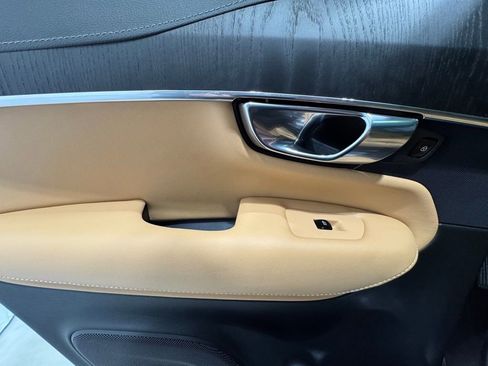 Used 2025 Volvo XC90 B6 Ultra w/ Protection Package image 22