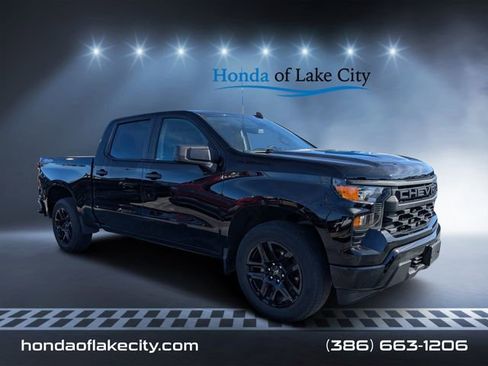 Used 2022 Chevrolet Silverado 1500 Custom image 1