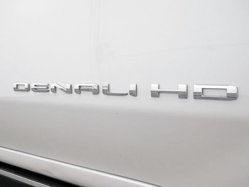 Used 2025 GMC Sierra 3500 Denali w/ Denali Reserve Package AWD/4WD image 10