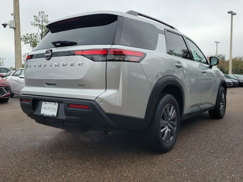 Certified 2025 Nissan Pathfinder SV image 5