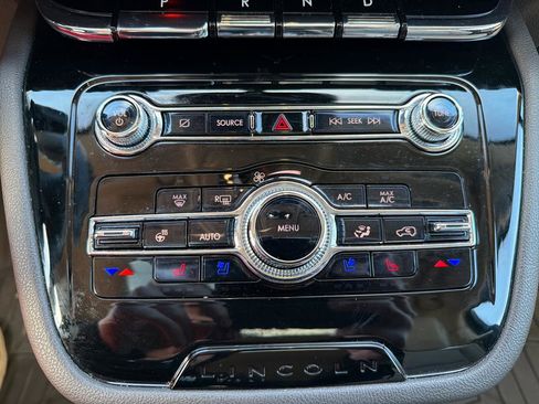 Used 2022 Lincoln Corsair Standard AWD w/ Premium Package image 24