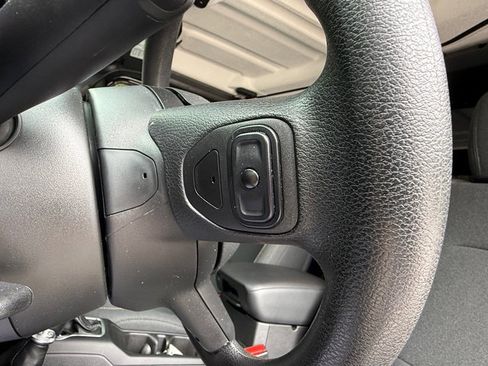 Used 2025 Jeep Gladiator Overland AWD/4WD image 14