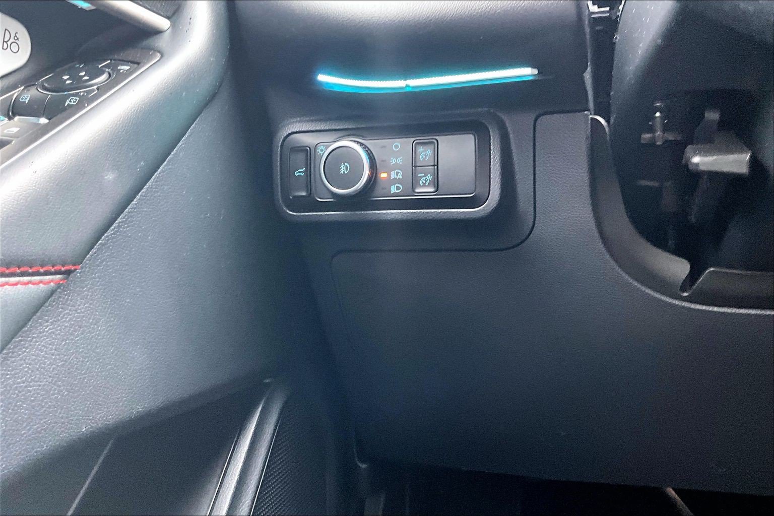 Used 2025 Ford Explorer ST AWD/4WD image 40