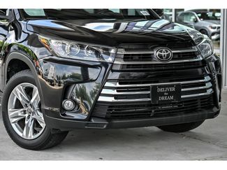 Used 2017 Toyota Highlander Limited w/ Protection Package #3 AWD/4WD video 2