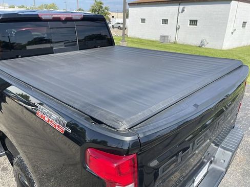 Used 2021 Chevrolet Silverado 1500 LT Trail Boss w/ Convenience Package II AWD/4WD image 22
