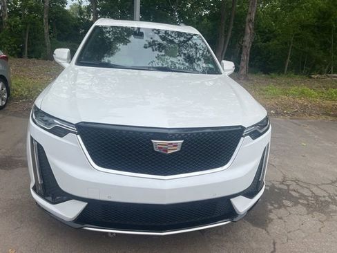 Used 2023 Cadillac XT6 Sport w/ Technology Package AWD/4WD image 9