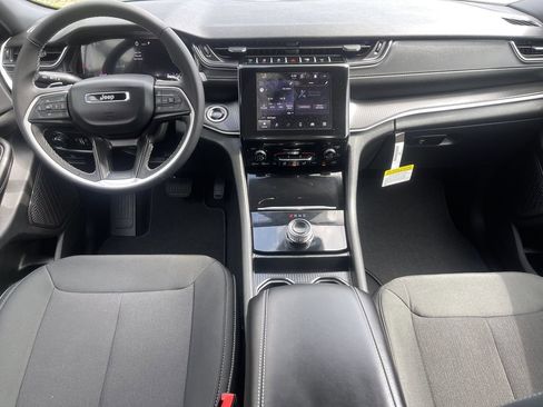 New 2026 Jeep Grand Cherokee Laredo AWD/4WD image 13
