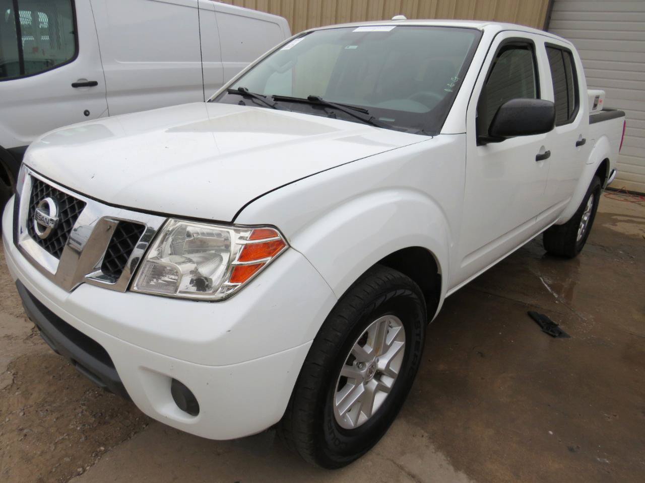 Used 2018 Nissan Frontier SV RWD image 1
