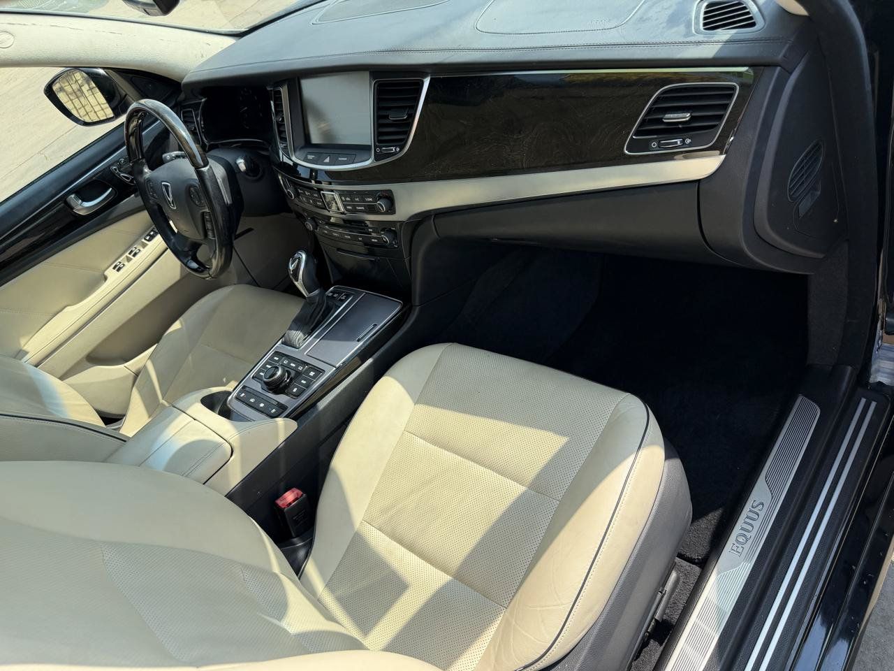 Used 2016 Hyundai Equus Signature RWD image 26