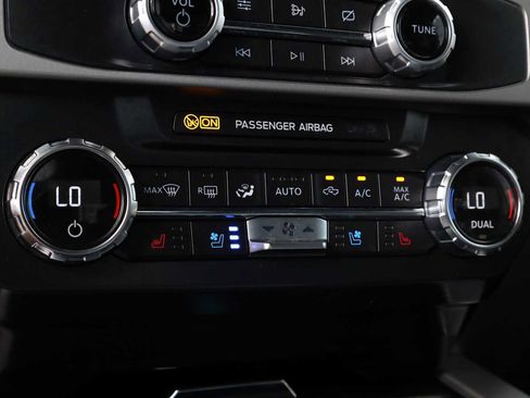 Used 2022 Ford F250 Lariat w/ Lariat Ultimate Package AWD/4WD image 22