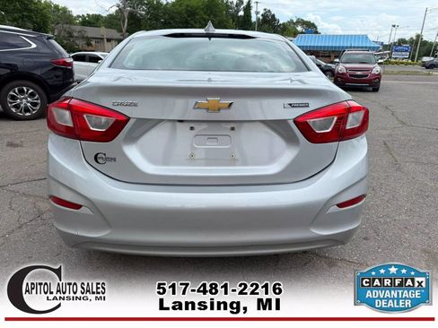 Used 2017 Chevrolet Cruze Premier image 7
