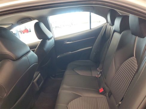 Used 2024 Toyota Camry SE image 12