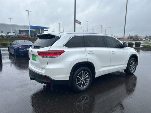 Used 2018 Toyota Highlander XLE image 8