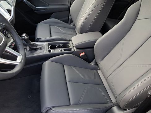 New 2025 Audi Q3 2.0T Premium image 18