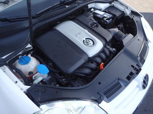 Used 2009 Volkswagen Rabbit S FWD image 16