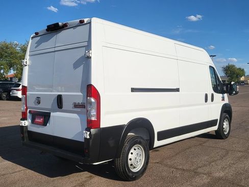 Used 2021 RAM ProMaster 2500 w/ Premium Appearance Group FWD image 11