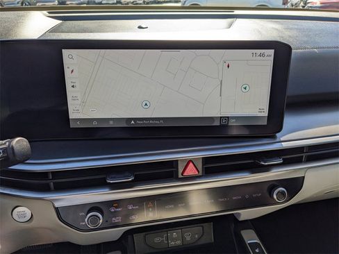 Certified 2024 Kia Sorento S w/ Panoramic Sunroof Package image 24