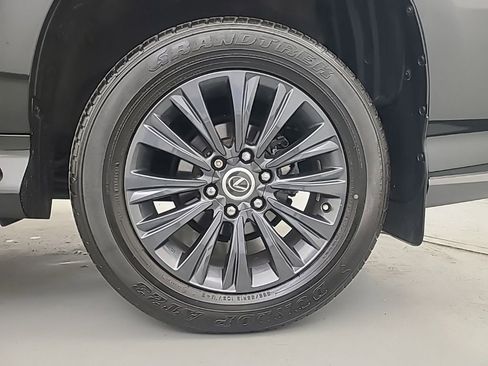 Used 2022 Lexus GX 460 Premium w/ Accessory Package image 10