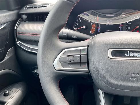 Used 2025 Jeep Compass Trailhawk AWD/4WD image 24