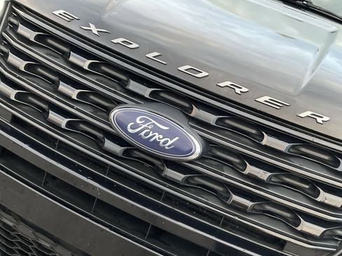 Used 2017 Ford Explorer Sport image 39