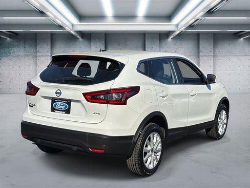 Used 2022 Nissan Rogue Sport S image 4