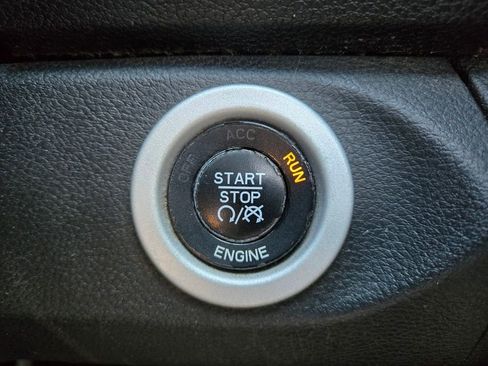 Used 2016 RAM 2500 Laramie w/ Cold Weather Group AWD/4WD image 32