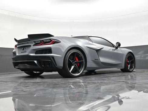 Used 2025 Chevrolet Corvette E-Ray w/ Stealth Interior Trim Package AWD/4WD image 24