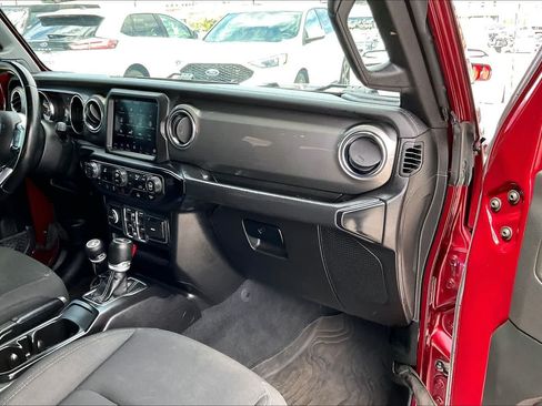 Used 2021 Jeep Wrangler Unlimited Sahara AWD/4WD image 23