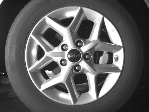 Used 2025 Kia Soul LX w/ LX Technology Package image 18