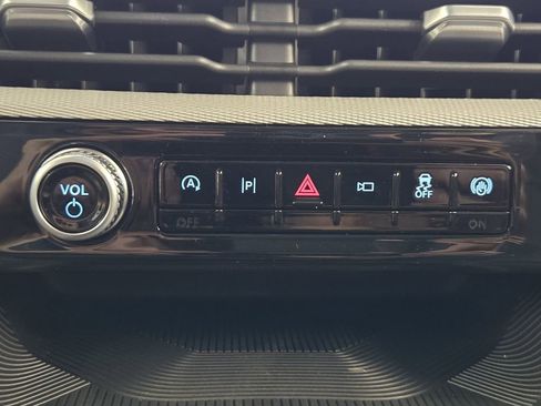 New 2026 Ford Explorer Active RWD image 19
