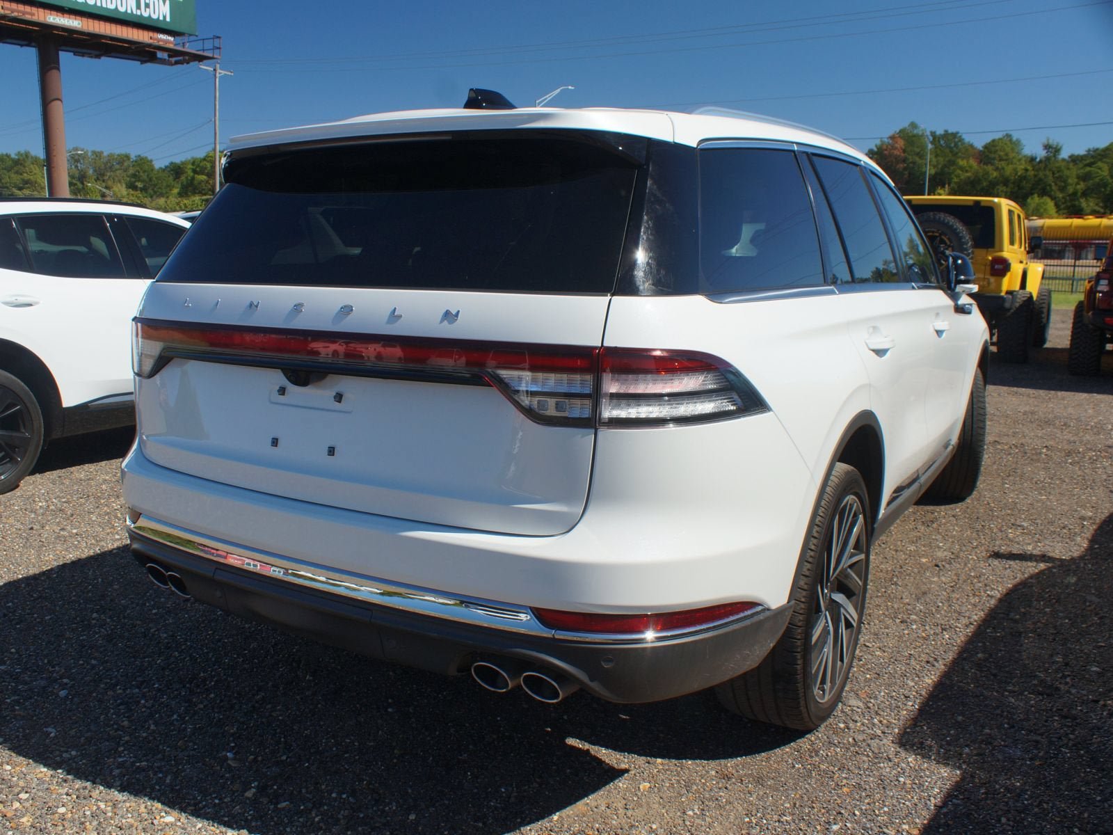 Used 2025 Lincoln Aviator Reserve w/ Equipment Group 201A AWD/4WD image 4