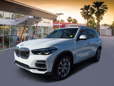 Used 2022 BMW X5 sDrive40i w/ Premium Package RWD image 7
