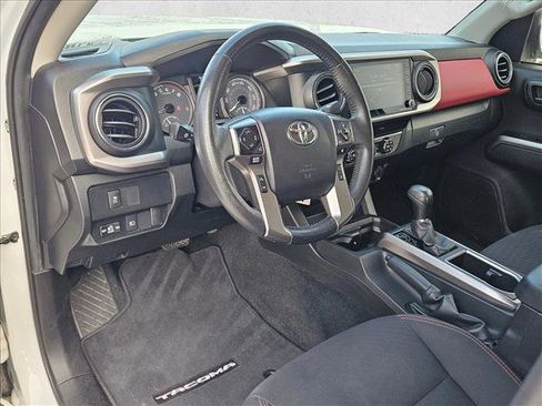 Used 2022 Toyota Tacoma SR5 RWD image 10
