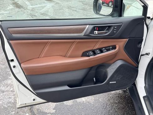 Used 2018 Subaru Outback 2.5i Touring image 13