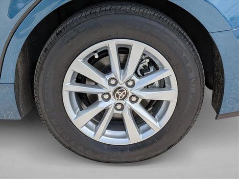 Used 2025 Toyota Camry LE w/ Convenience Package image 23