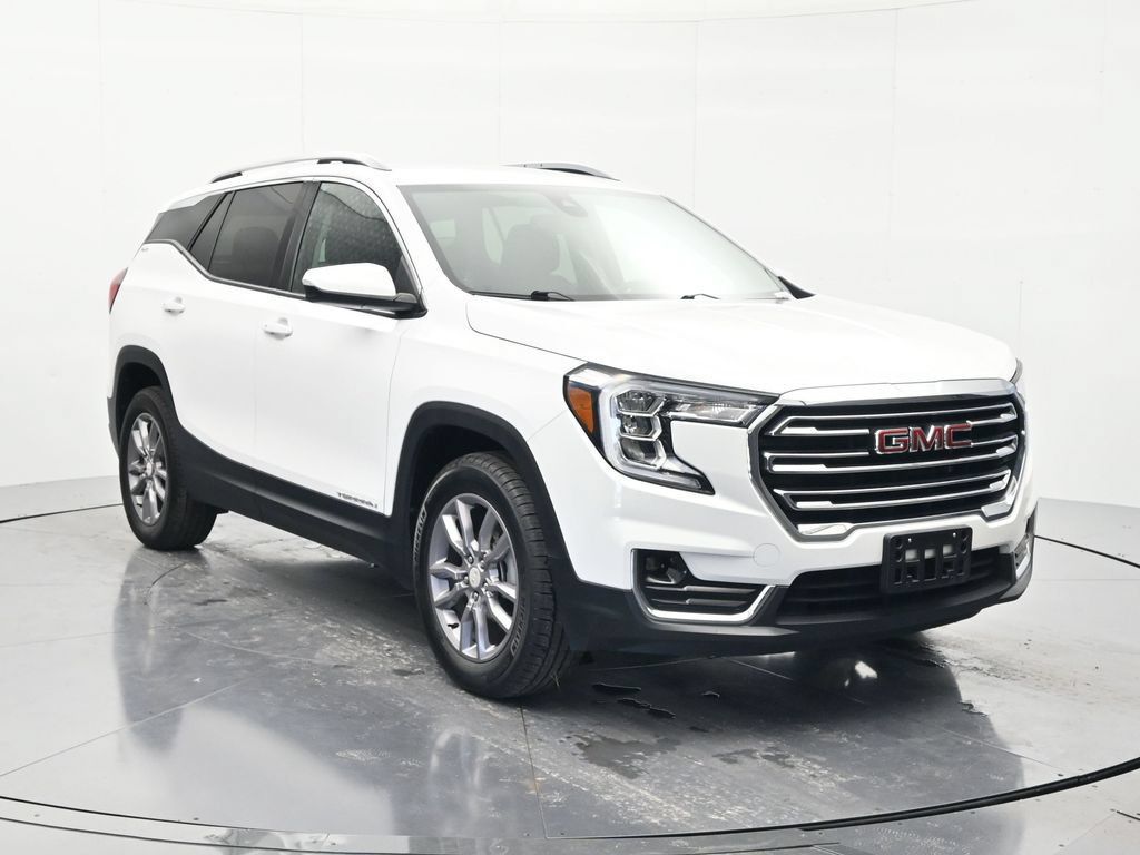 Used 2024 GMC Terrain SLT AWD/4WD image 3