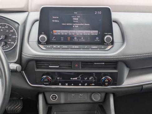 Used 2023 Nissan Rogue SV FWD image 19
